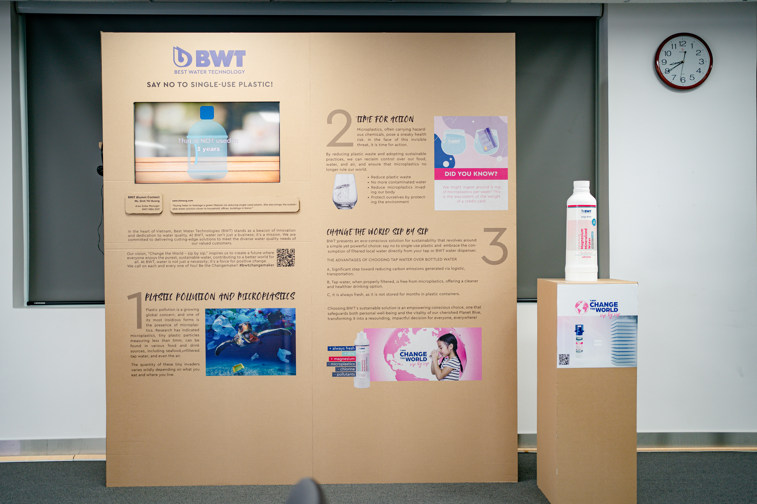 BWT messages represent on cardboard and BWT WodaPure MCS on the right